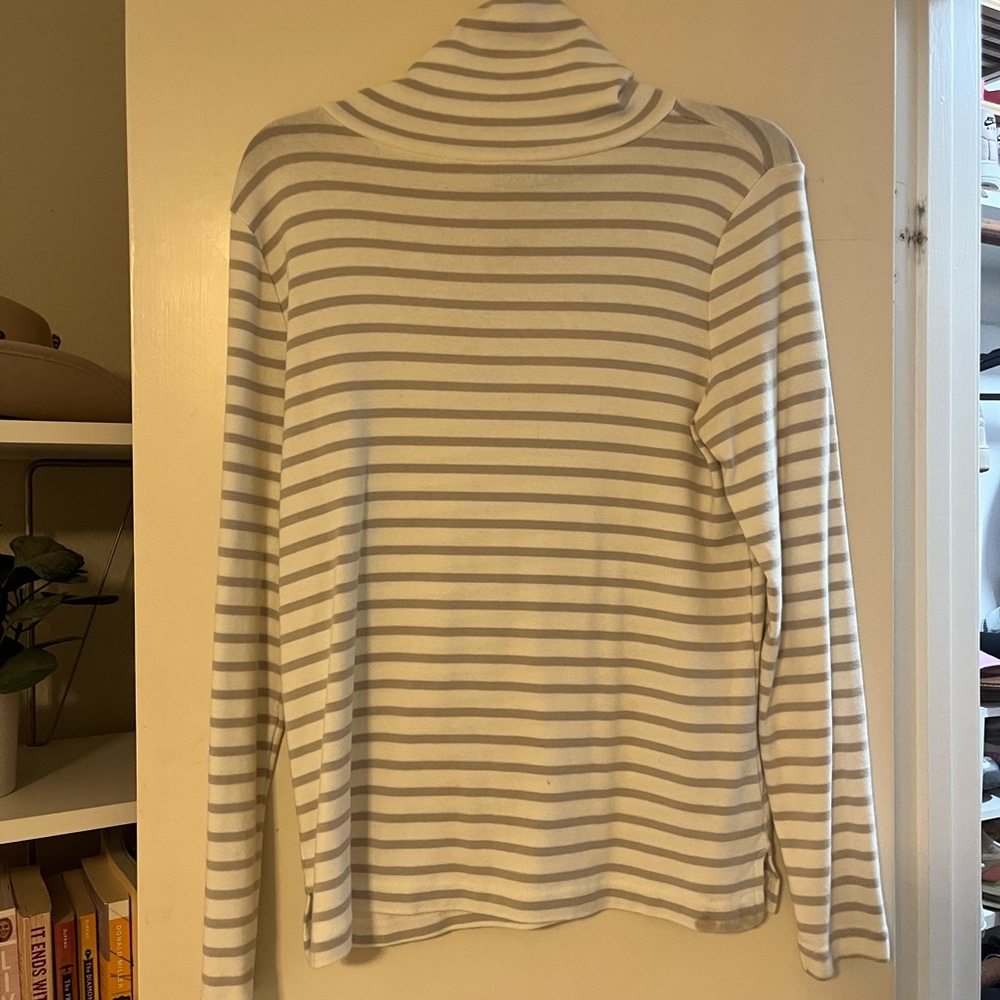 Venyardvines Turtleneck